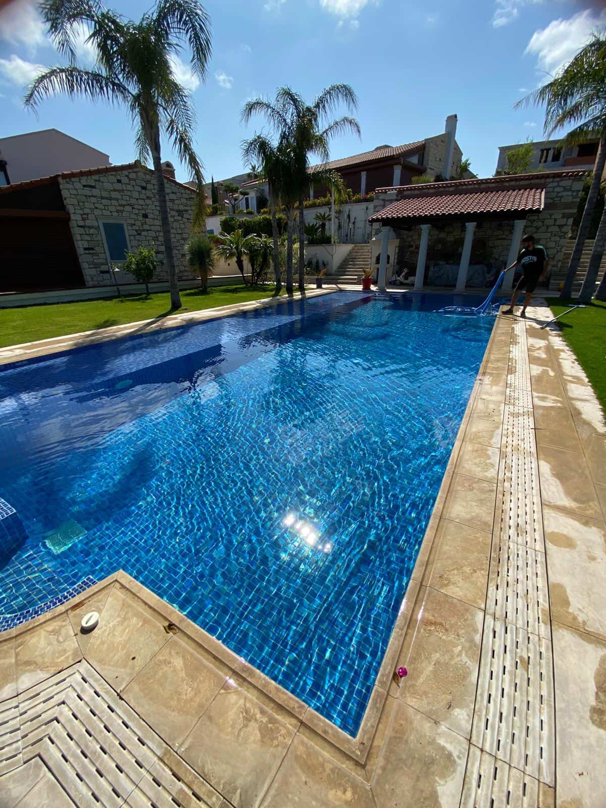 Modern Mimariyle Uyumlu Özel Tasarım Havuz